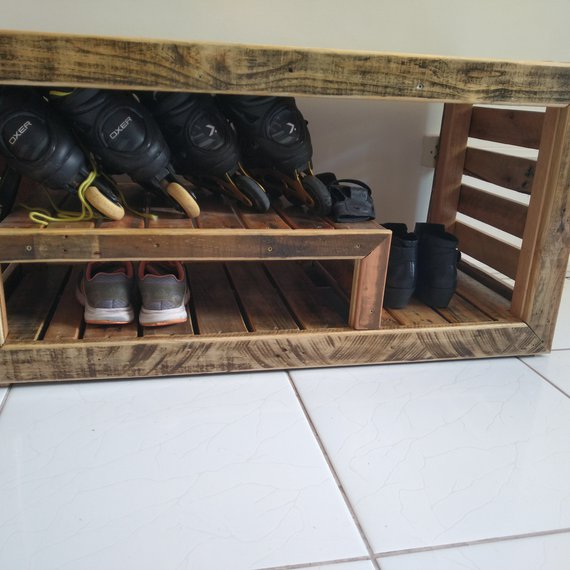 Sapateira feito com pallets